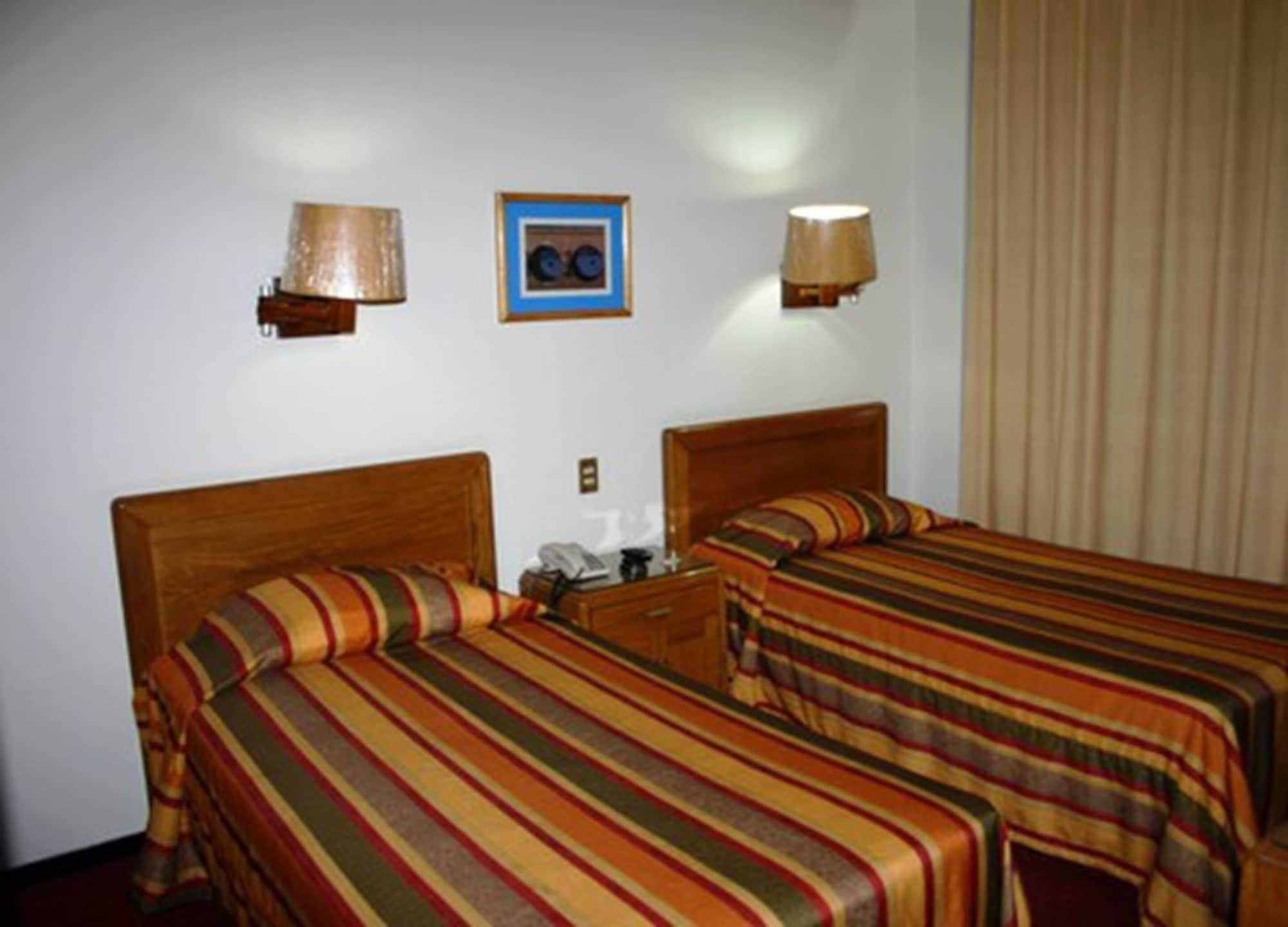 Hotel Calvete Torreón Buitenkant foto