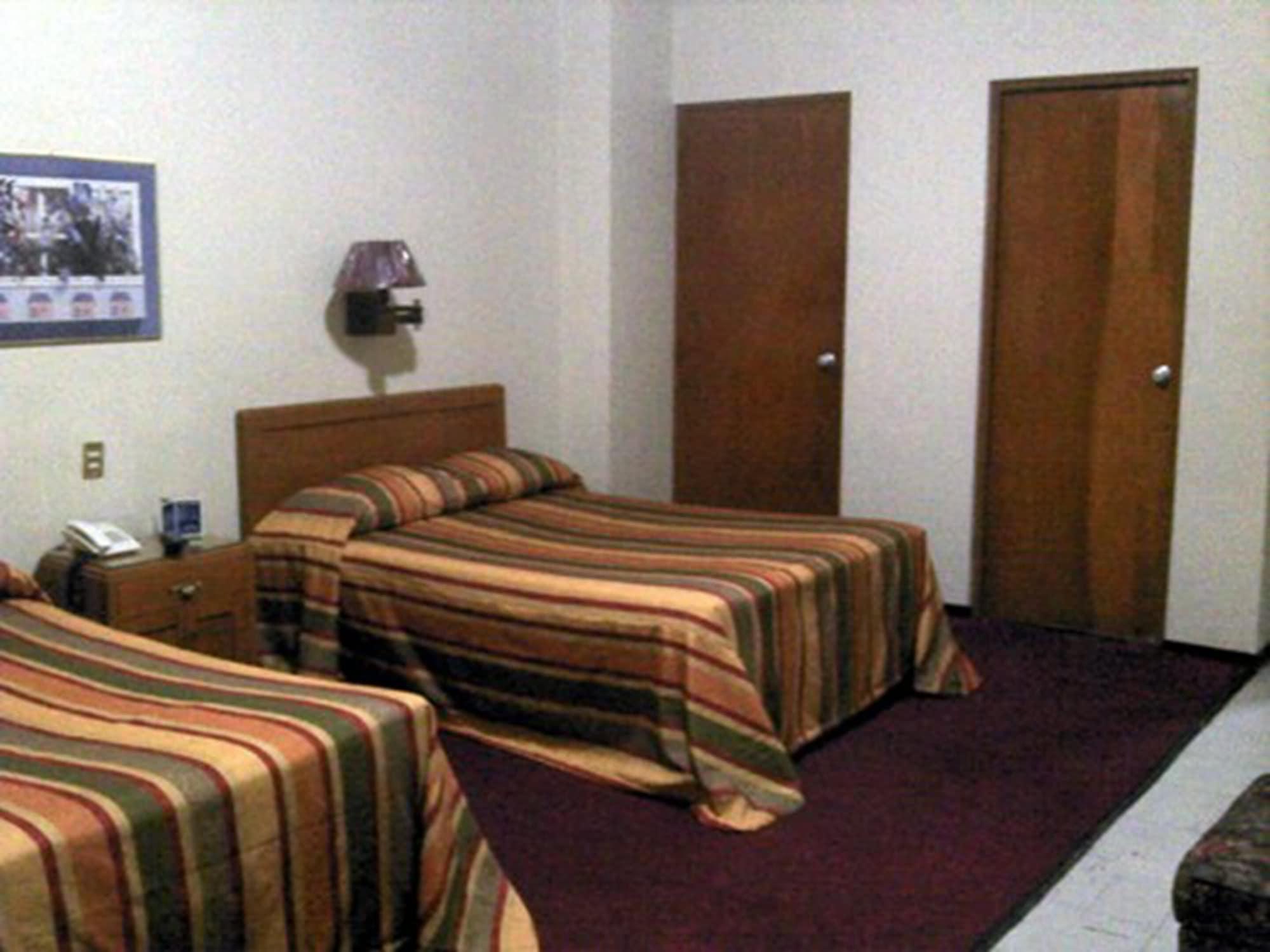 Hotel Calvete Torreón Buitenkant foto