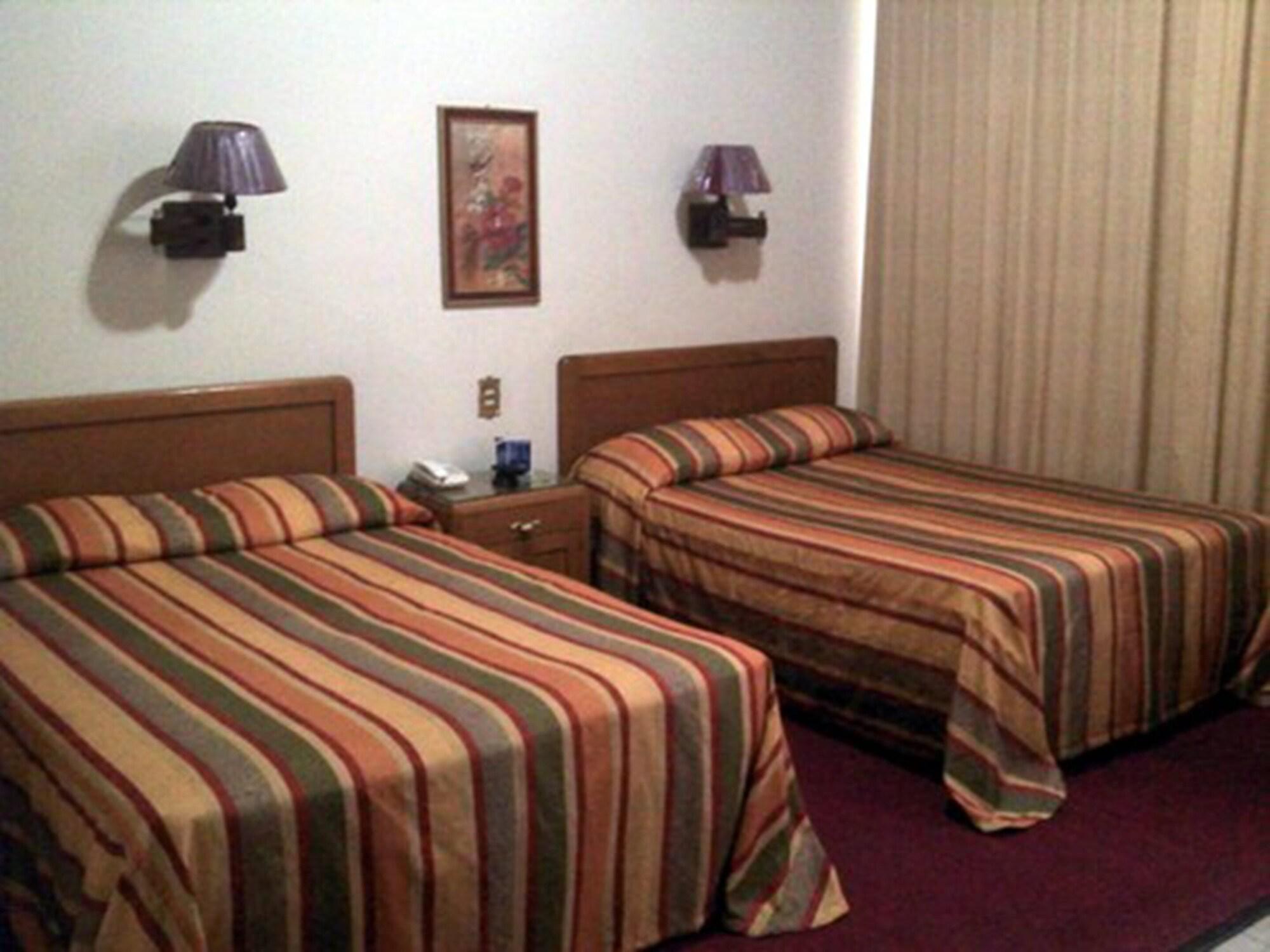 Hotel Calvete Torreón Buitenkant foto